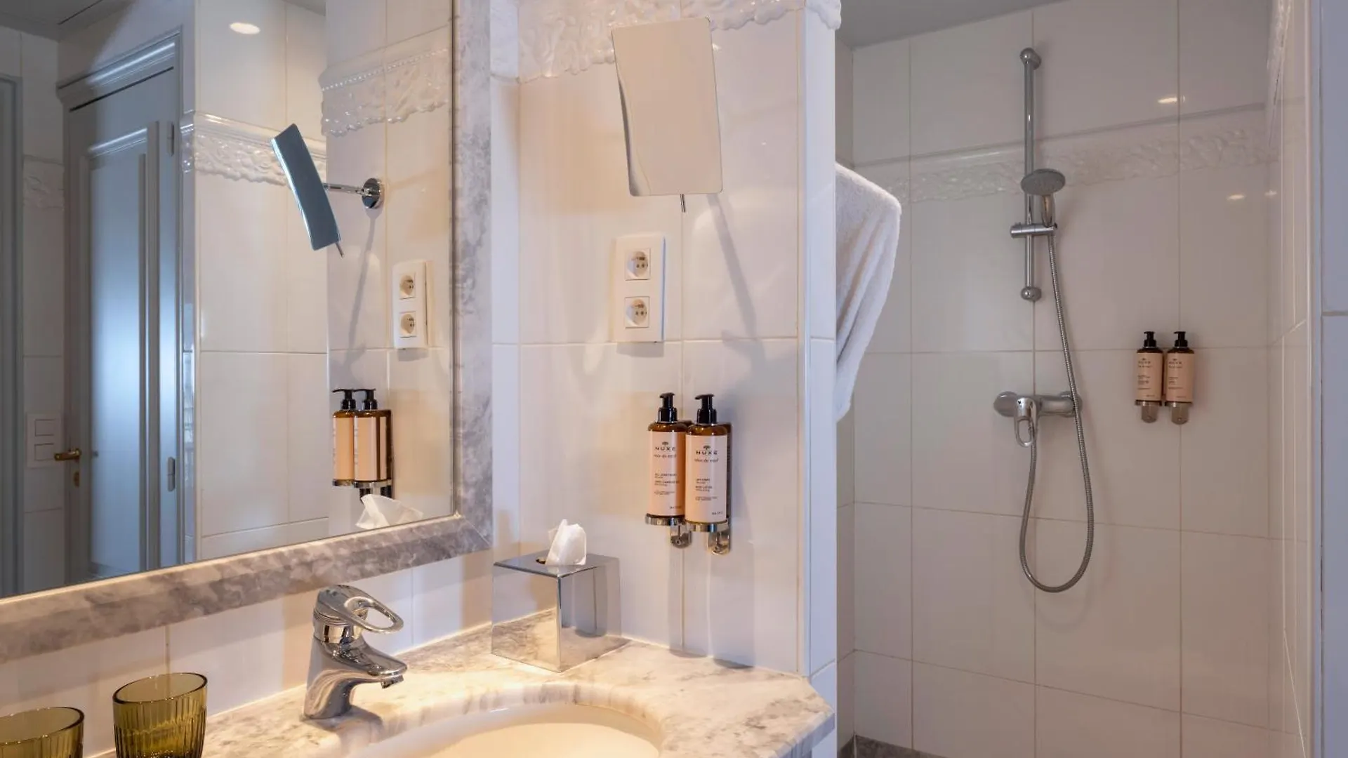 פריז Hotel Le Lavoisier & Spa