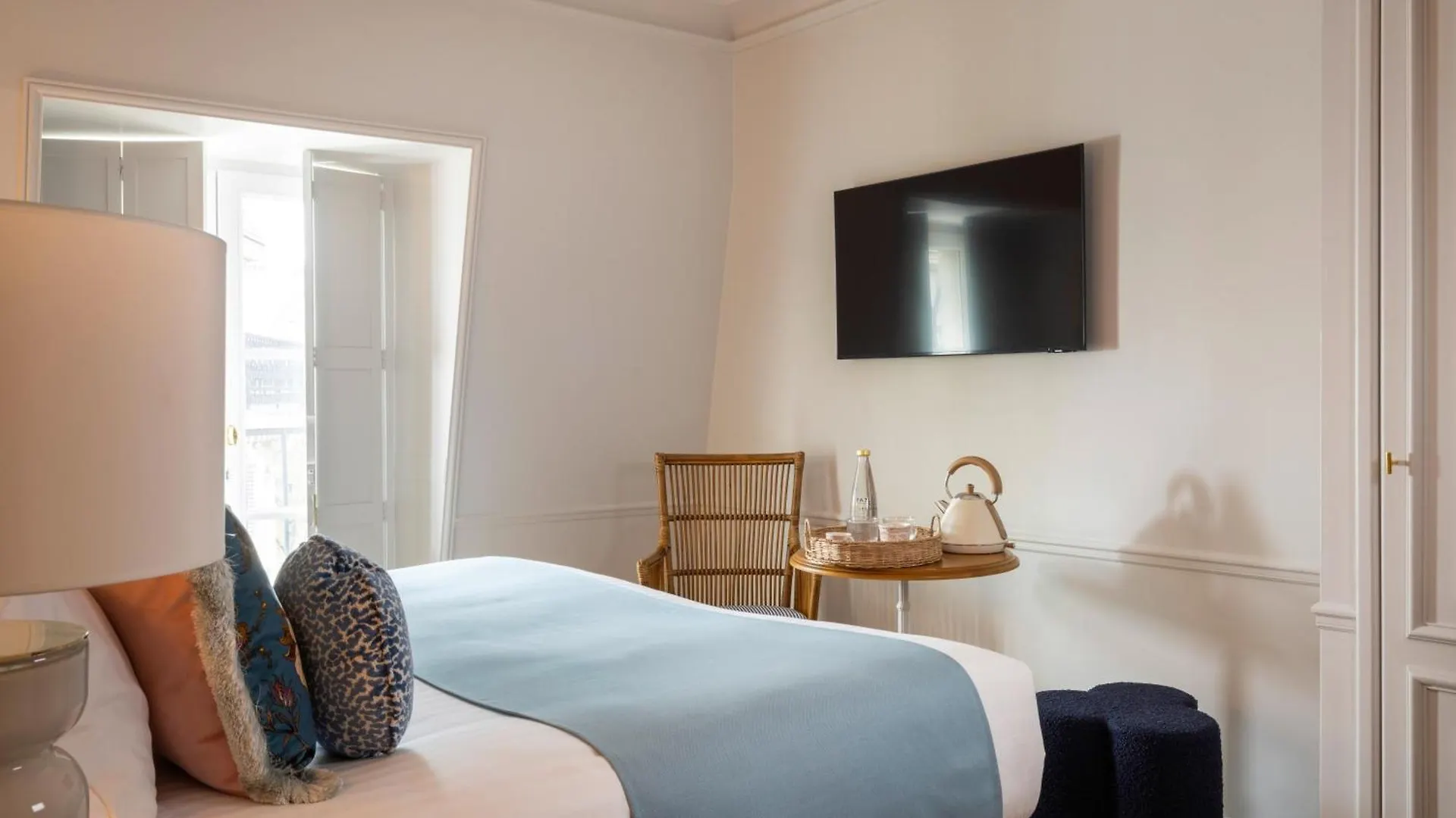 פריז Hotel Le Lavoisier & Spa 4*,  צרפת