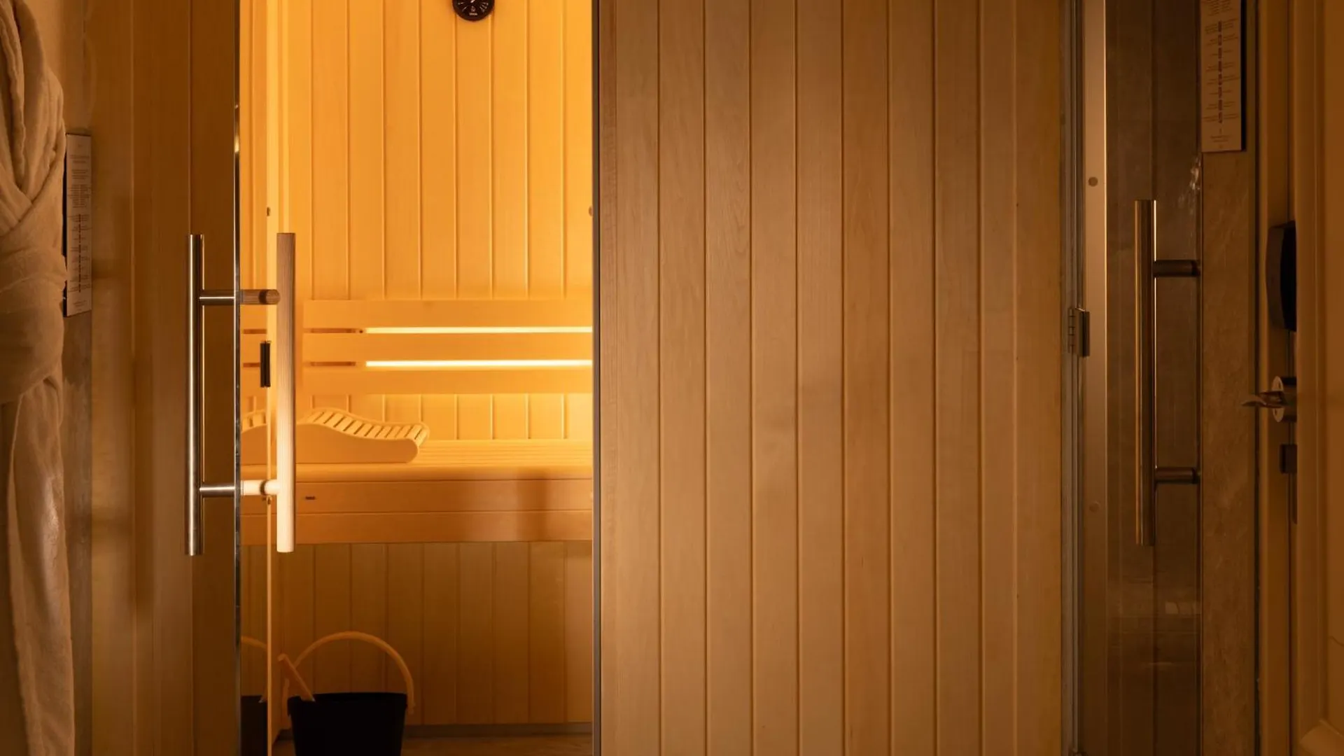 פריז Hotel Le Lavoisier & Spa